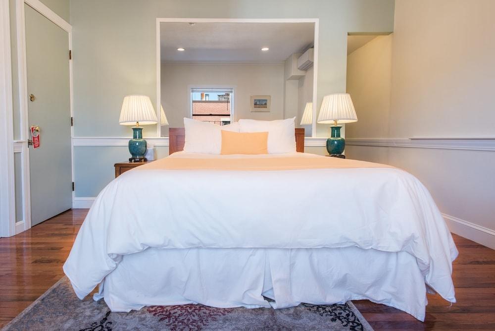 THE COPLEY HOUSE photo 1