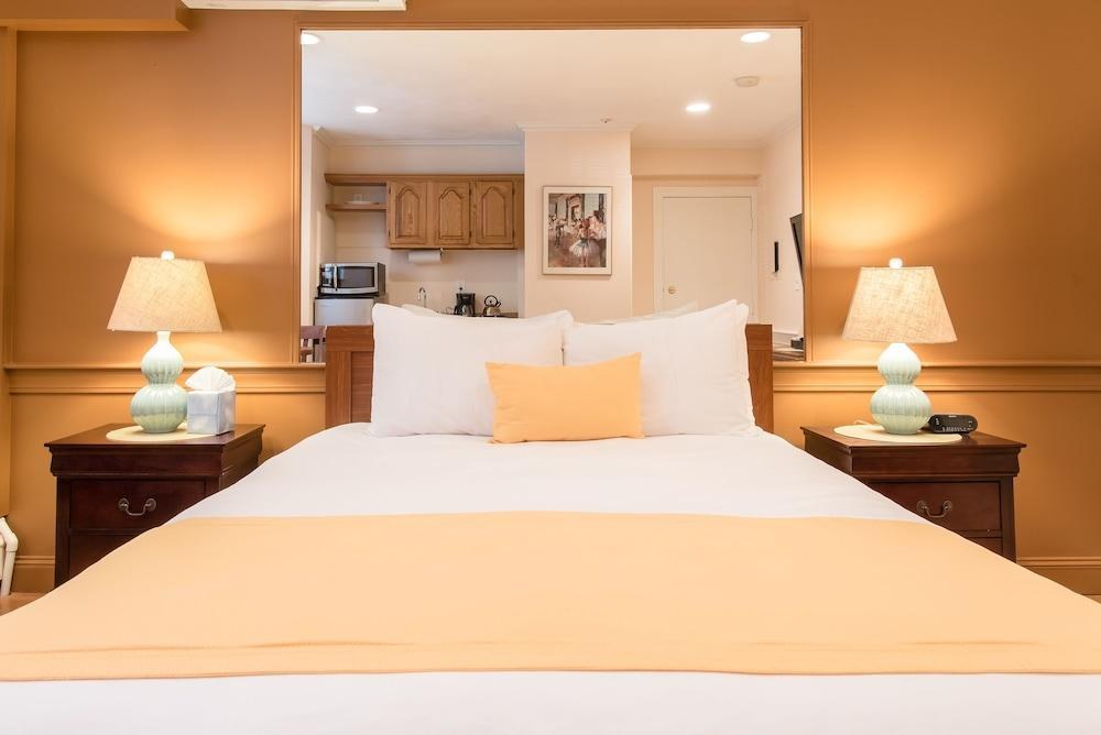 THE COPLEY HOUSE photo 2