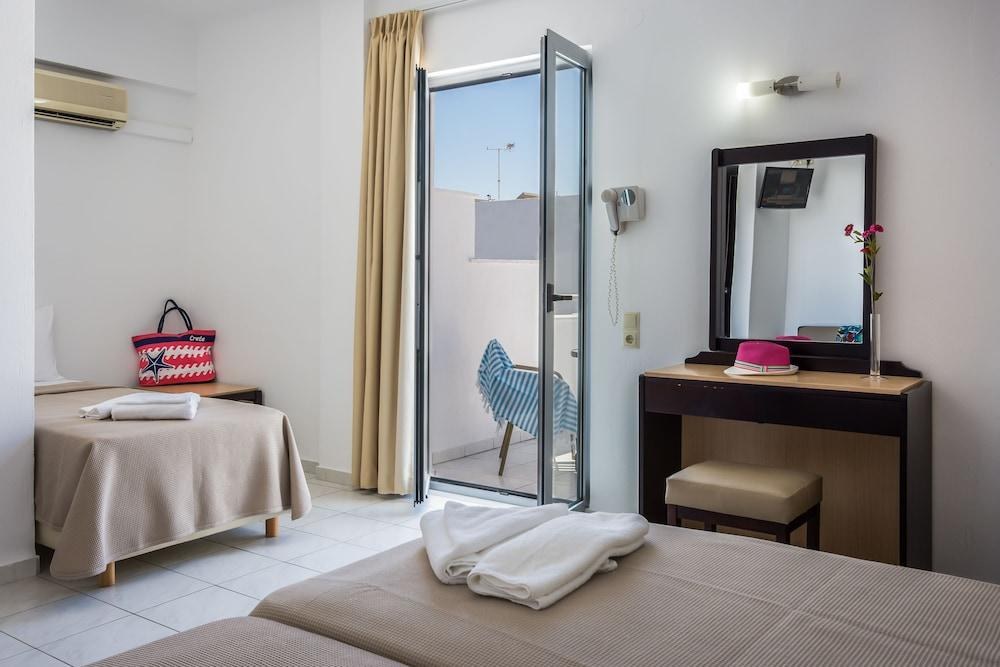 Sergios Hotel photo 4