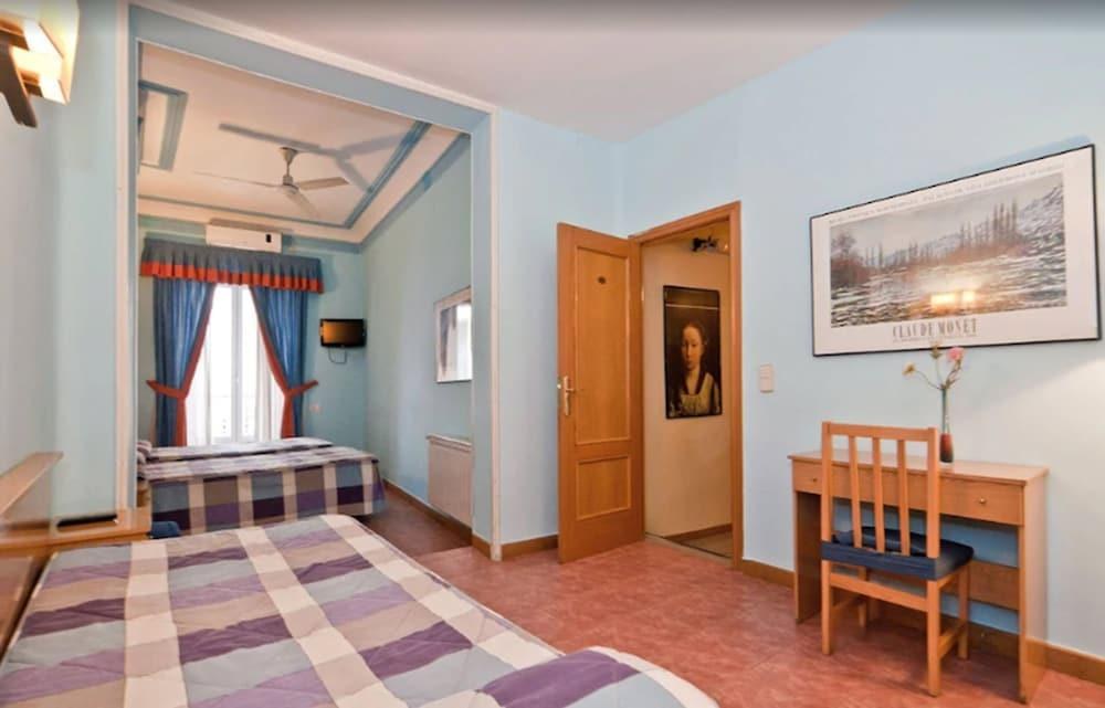 Hostal Oporto photo 3