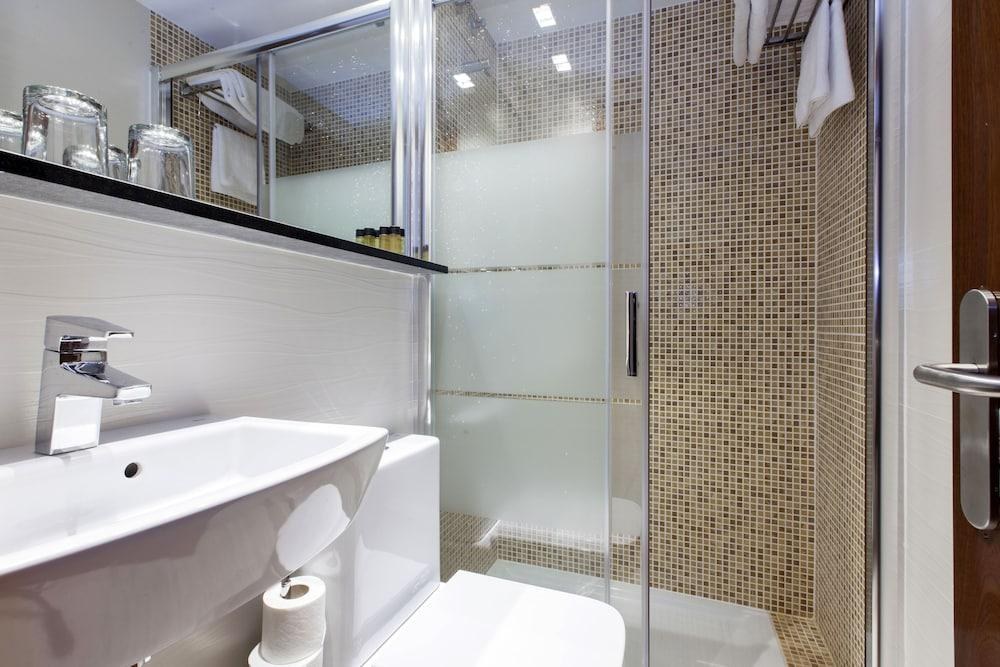 Hostal Castilla I - Atocha photo 2