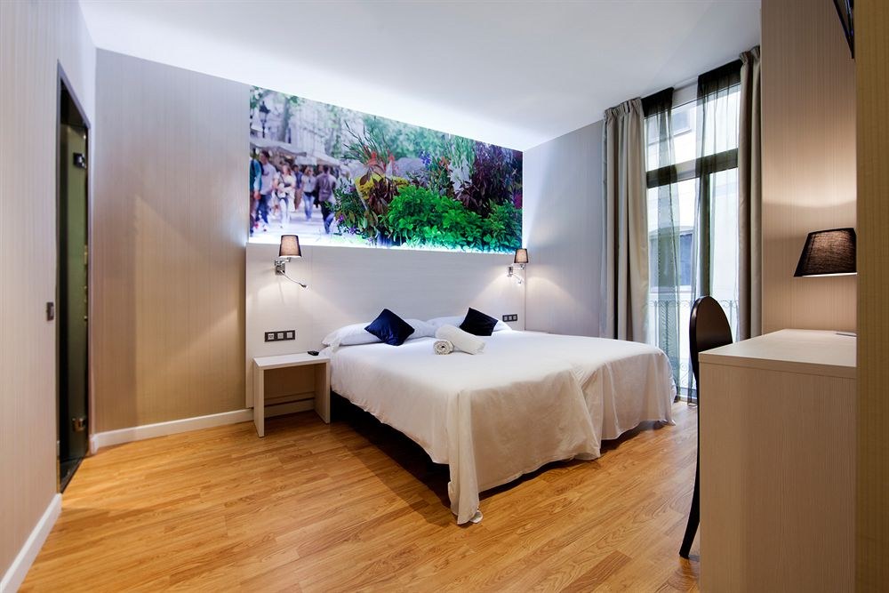 Hostal Bcn Ramblas photo 1