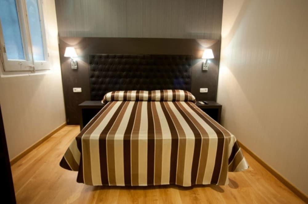 Hostal Bcn 46 photo 2