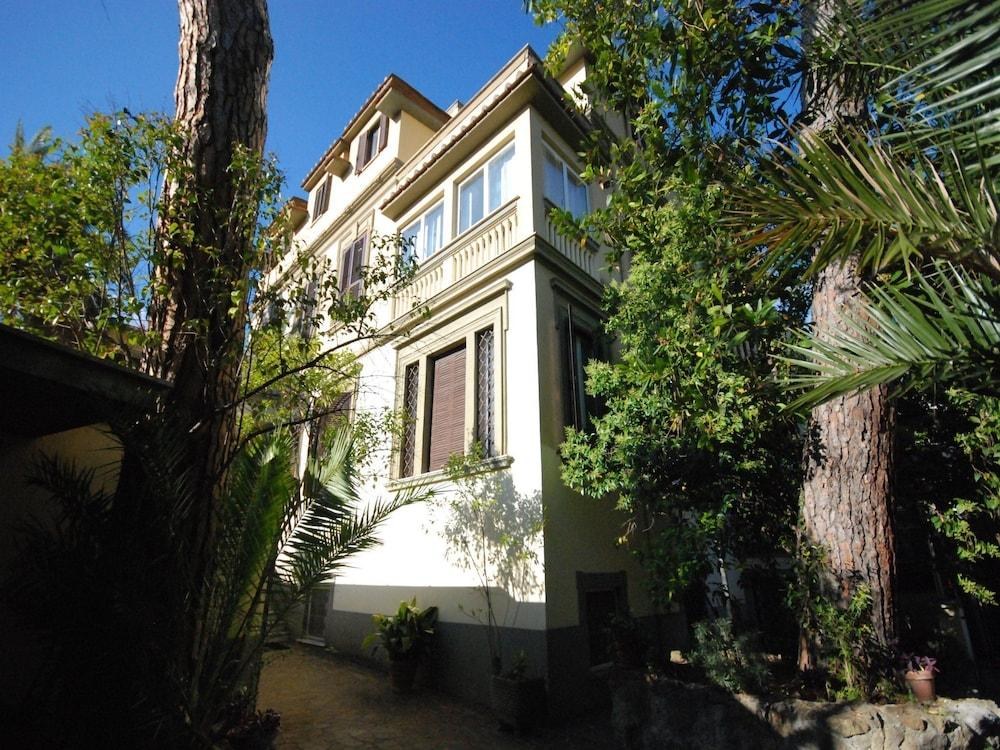 HOTEL RESIDENCE VILLA TASSONI photo 4