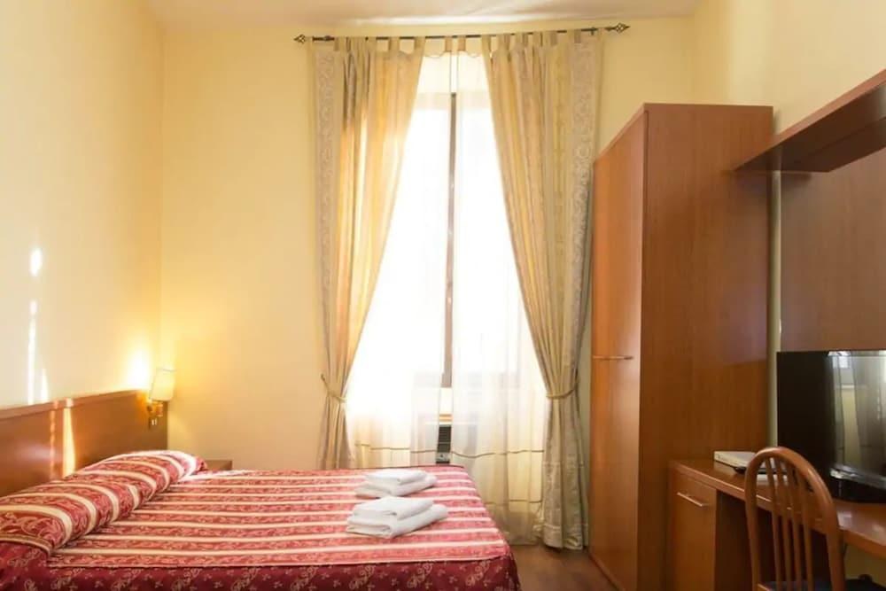 HOTEL AZZURRA photo 3