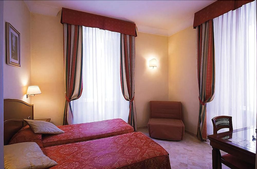 HOTEL DOLOMITI photo 2