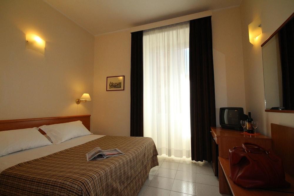 Hotel Principe Eugenio photo 2