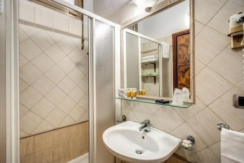 HOTEL SANTA MAURA photo 2