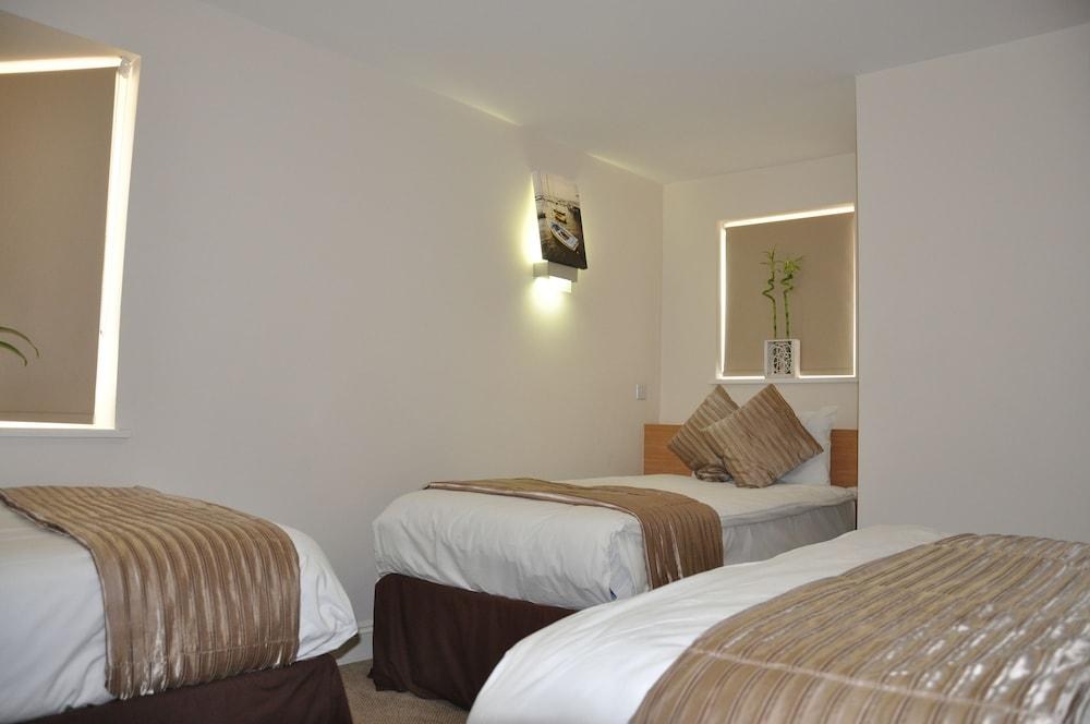 Queens Hotel photo 2