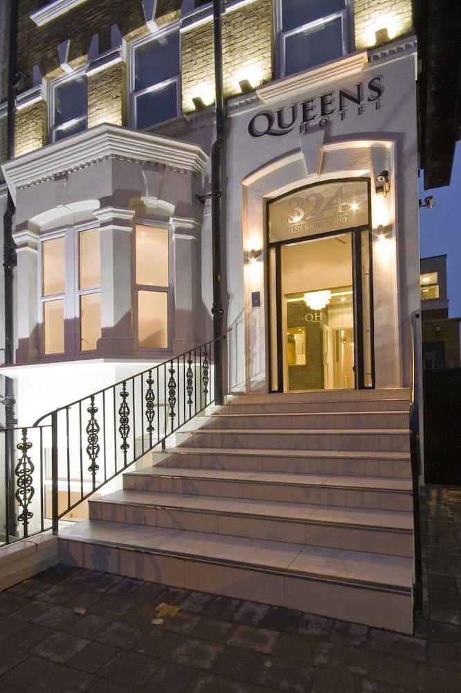 Queens Hotel photo 4