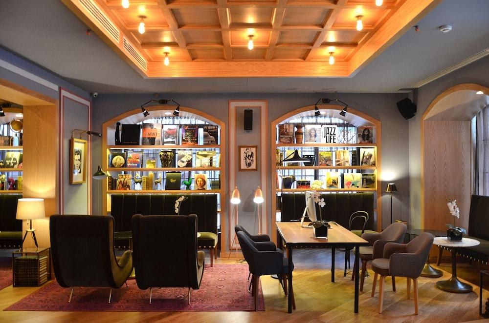 Browns Central Hotel photo 2