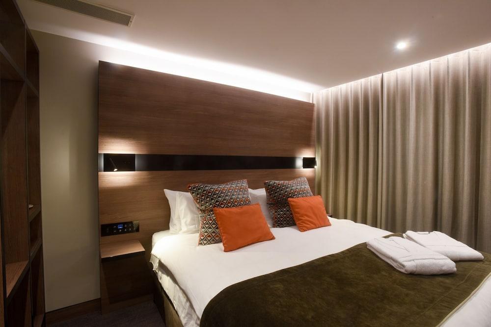 Merit Kensington Hotel photo 2