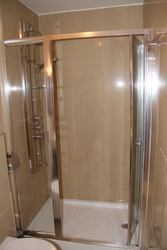 Cromwell International Hotel photo 2
