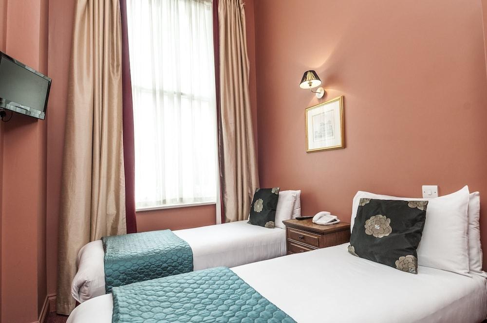 Coronation Hotel photo 2