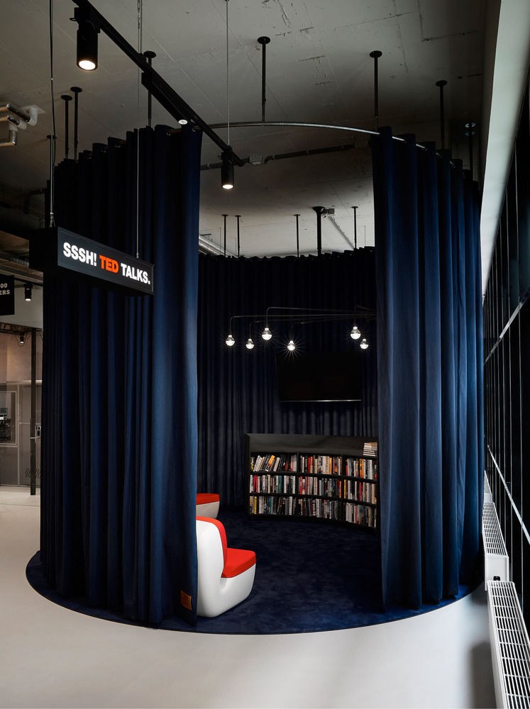 The Social Hub Amsterdam City photo 1