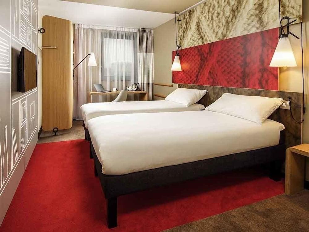 ibis London Canning Town photo 2