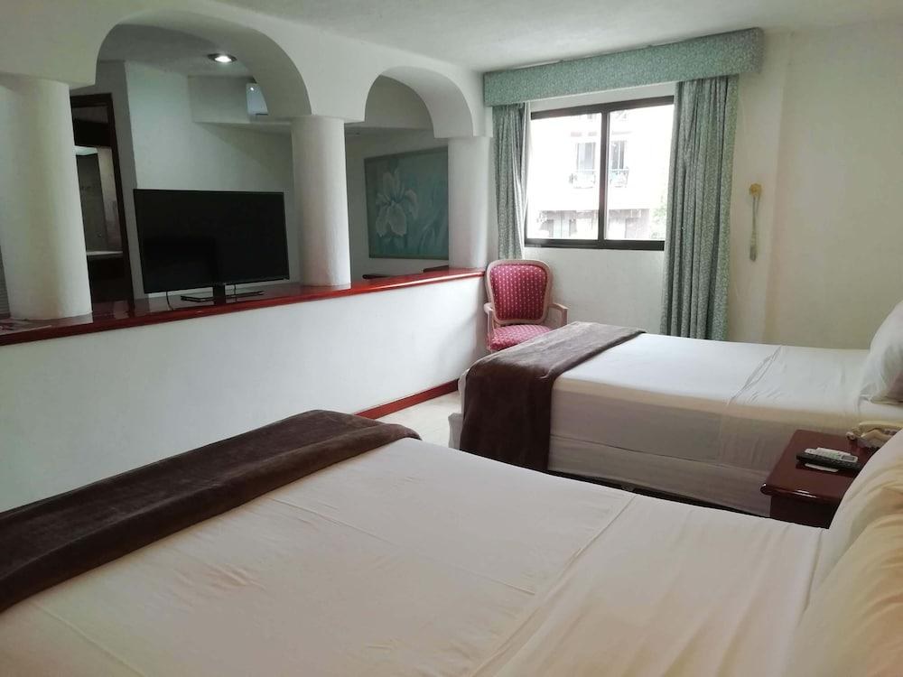 Suites Costa Cancun photo 2