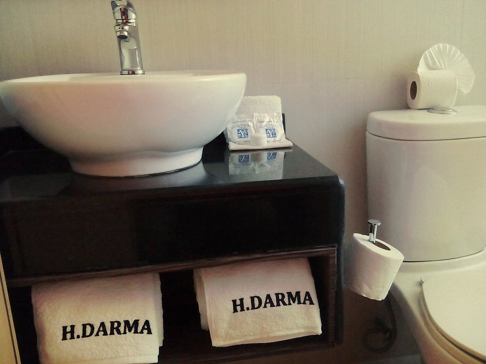 Hotel Dharma photo 1