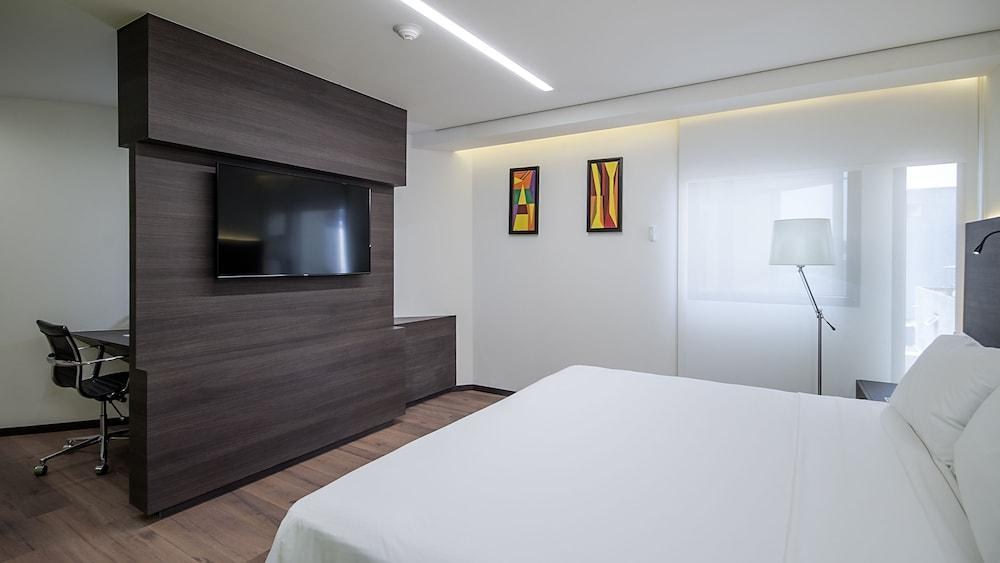 Holiday Inn Express Mexico Aeropuerto by IHG photo 2