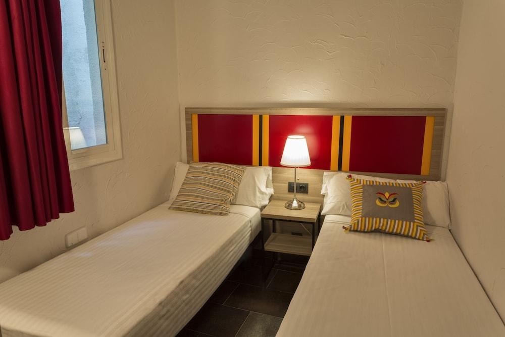 Apartments Ciutat Vella photo 4