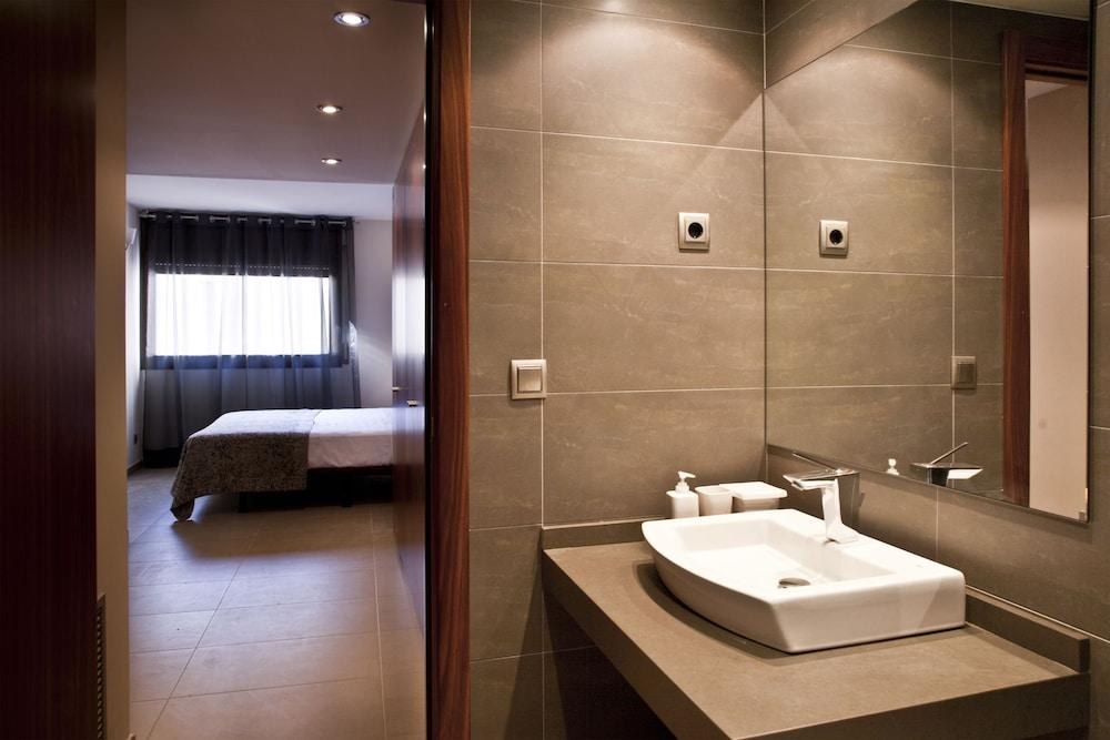 Up Suites Bcn photo 2