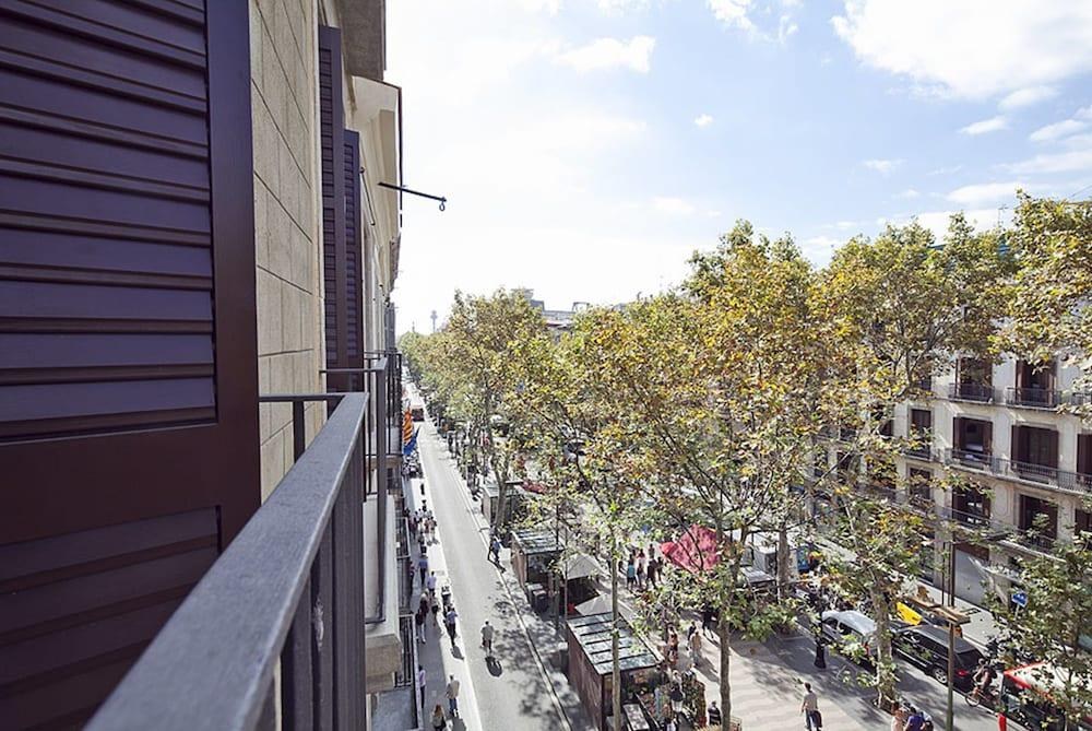Apartments Ramblas 108 photo 3