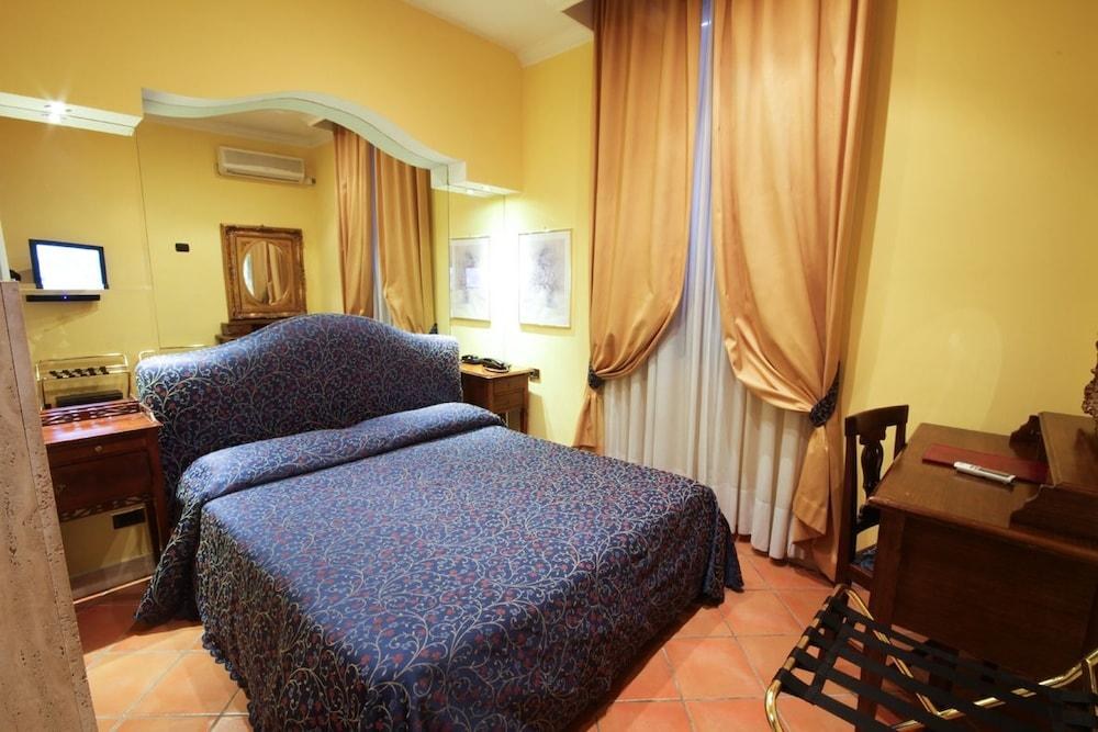 Hotel Canova photo 2