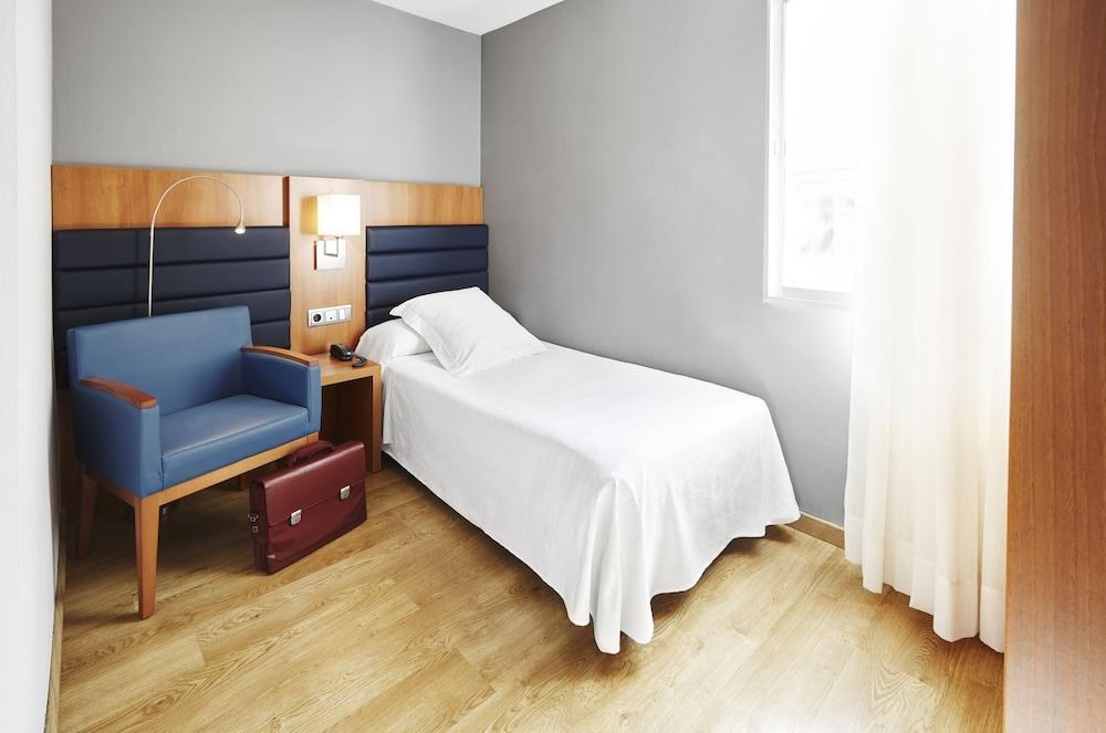 BARCELONA CENTURY HOTEL photo 2