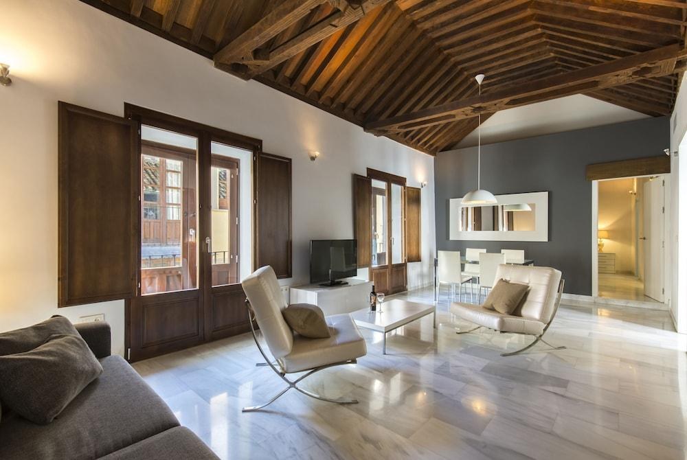 tuAnfitrion Elvira Suites