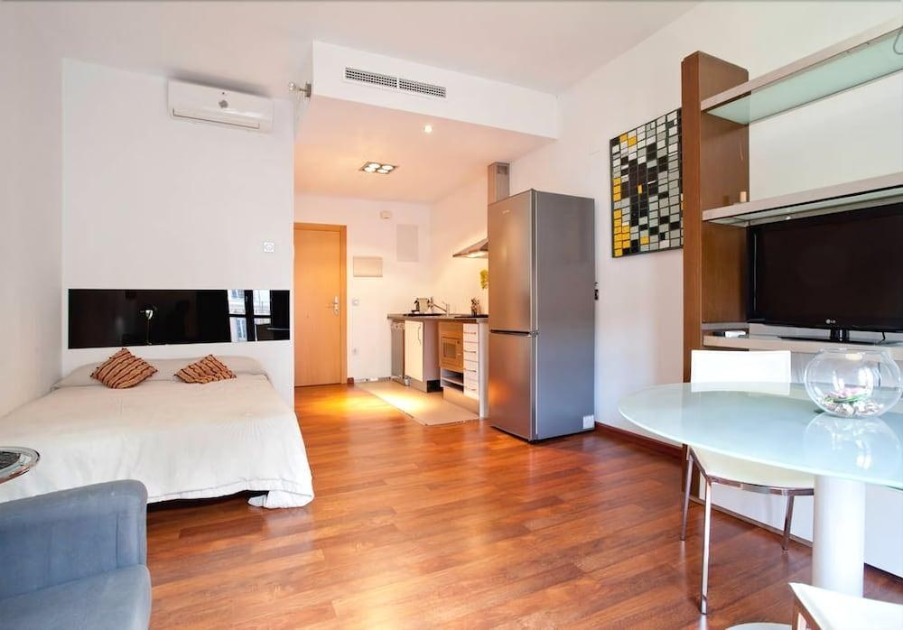 HAPPY APARTMENTS VALENCIA photo 3