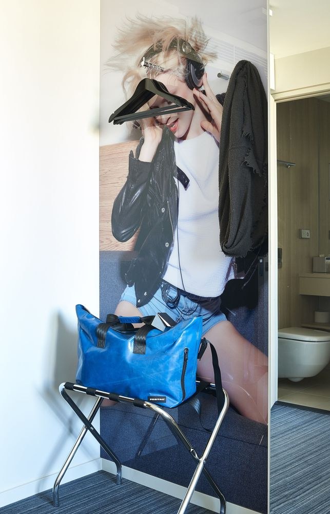 MOXY LONDON HEATHROW AIRPORT photo 2