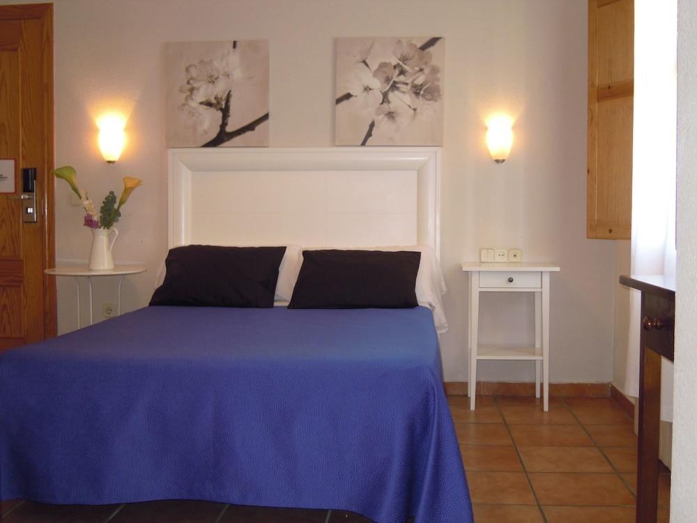 Hostal Moscatel