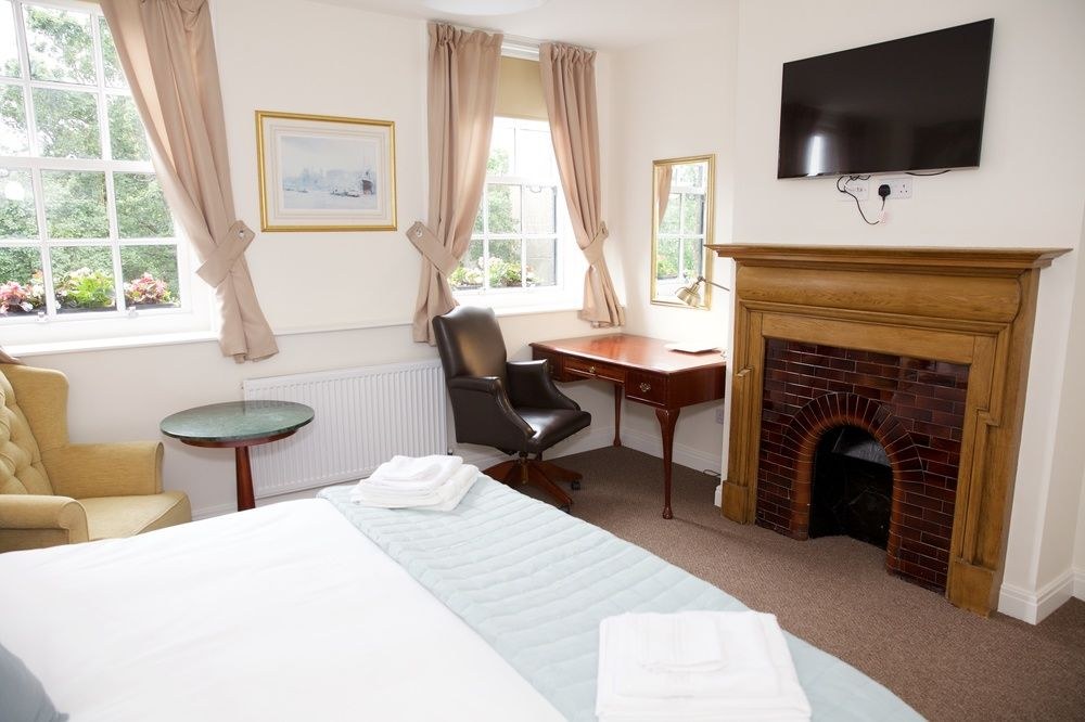 The Captain Cook Hotel