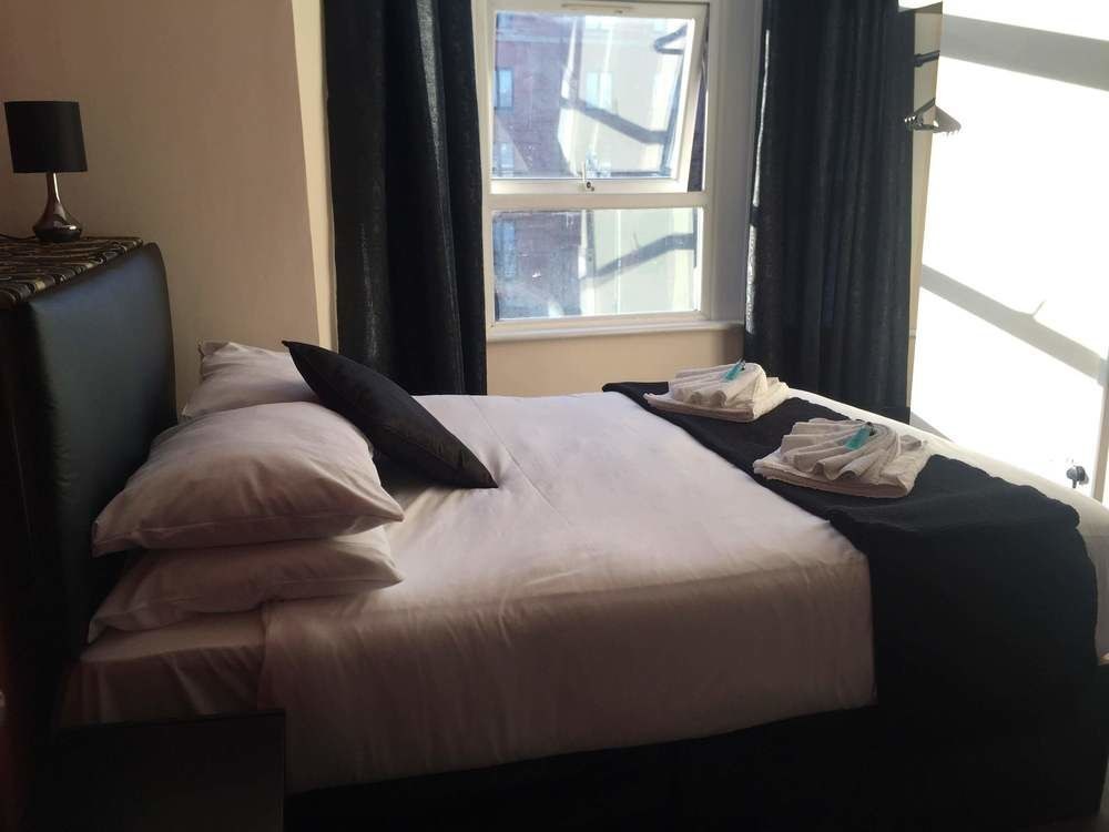 OYO STRATFORD HOTEL