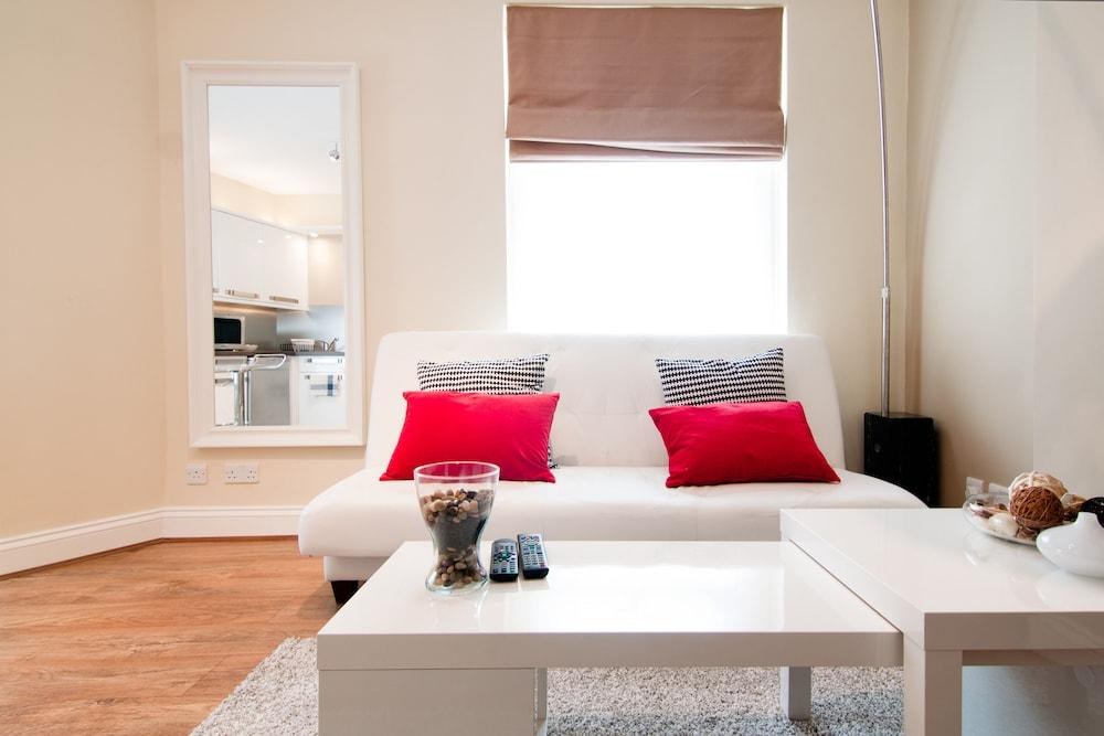 SHQ Apartments photo 2