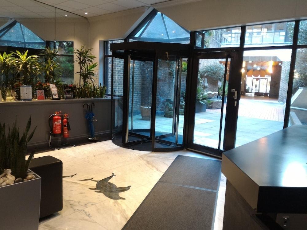 Monarch House Serviced Apartments photo 3
