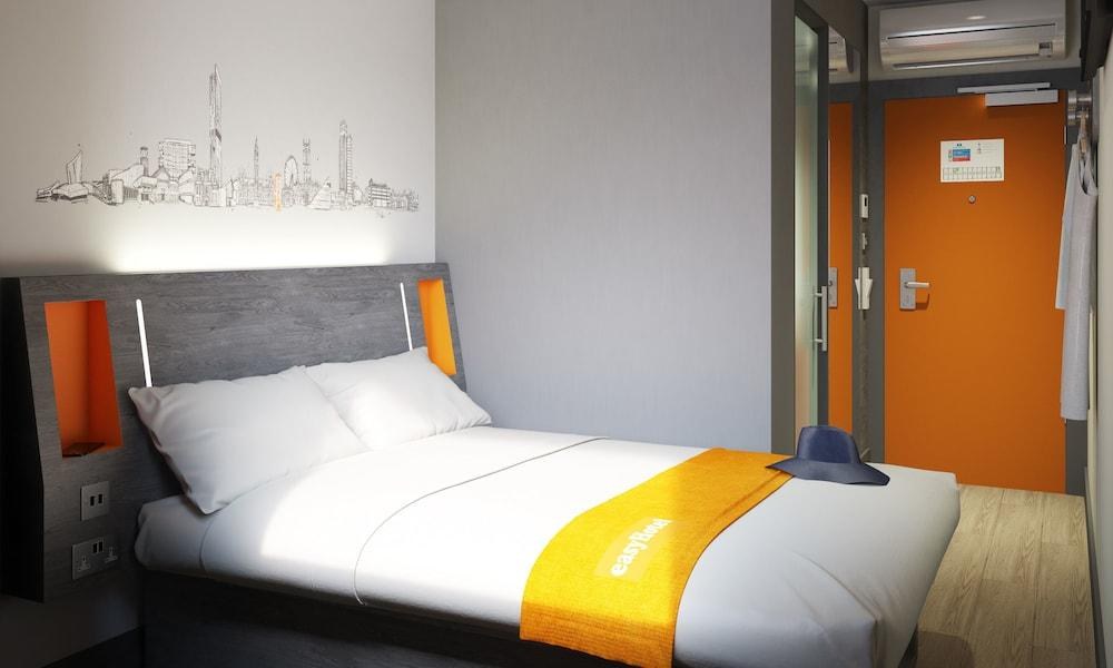 easyHotel London City Shoreditch photo 3