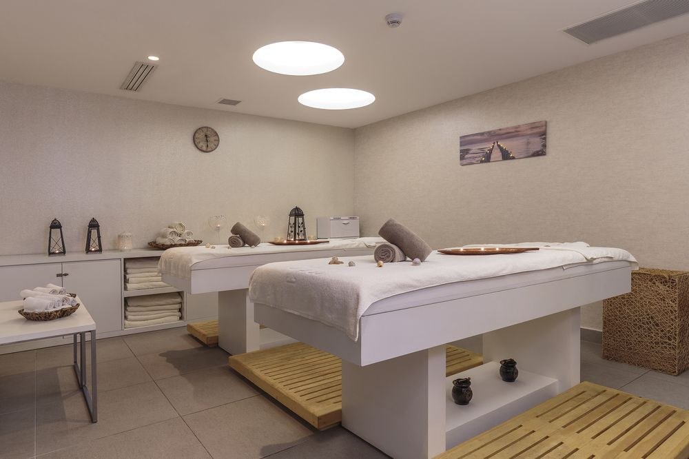 HOTEL PRINCESS ANDRIANA RESORT AND SPA photo 1