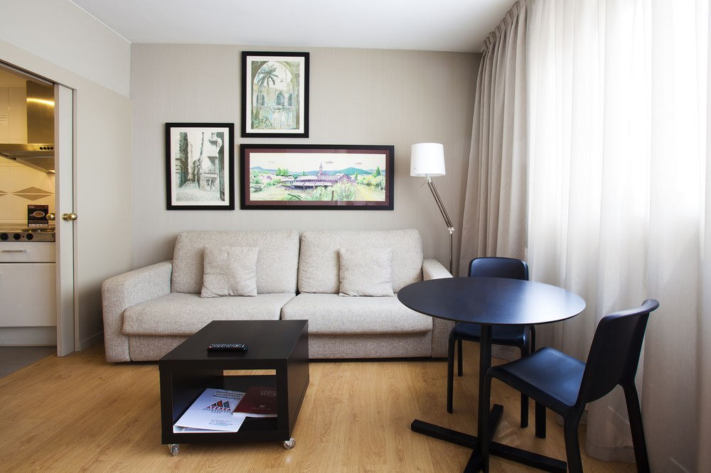 Aparthotel Atenea Barcelona photo 2