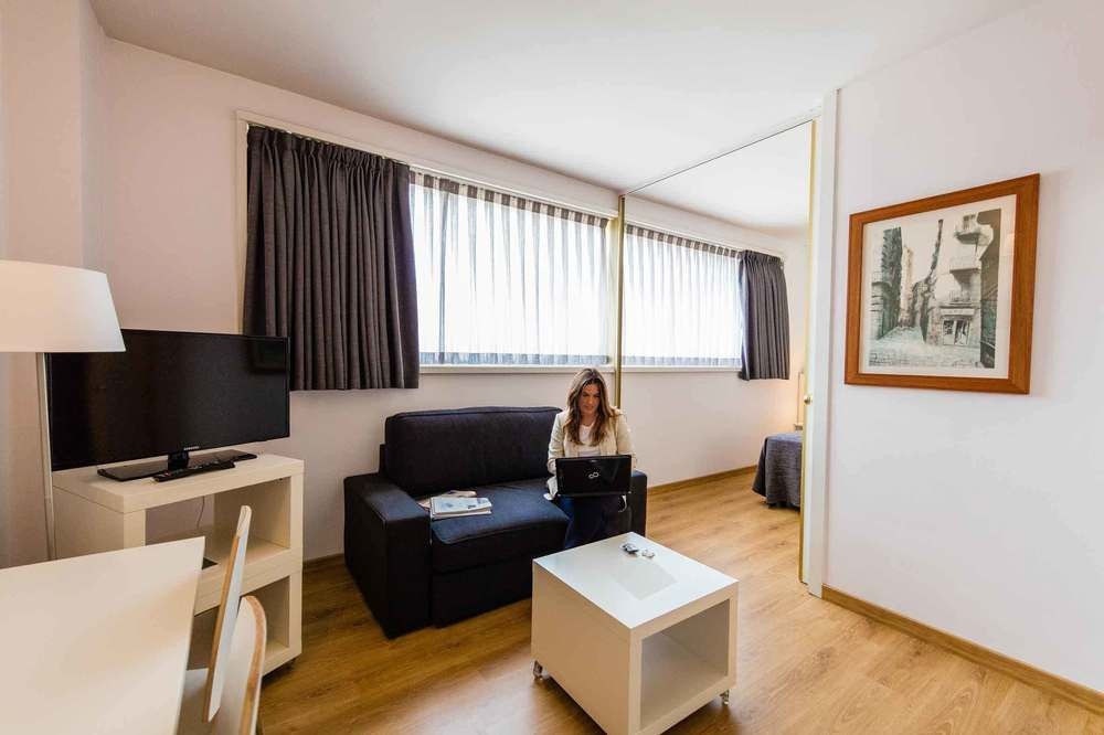 Aparthotel Atenea Barcelona photo 4