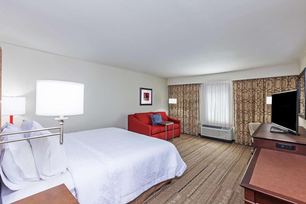 Hampton Inn & Suites Houston I-10 West Park Row photo 2