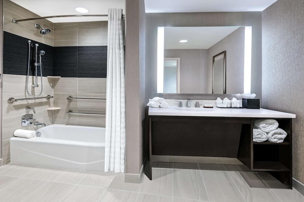Embassy Suites by Hilton Houston West - Katy photo 2