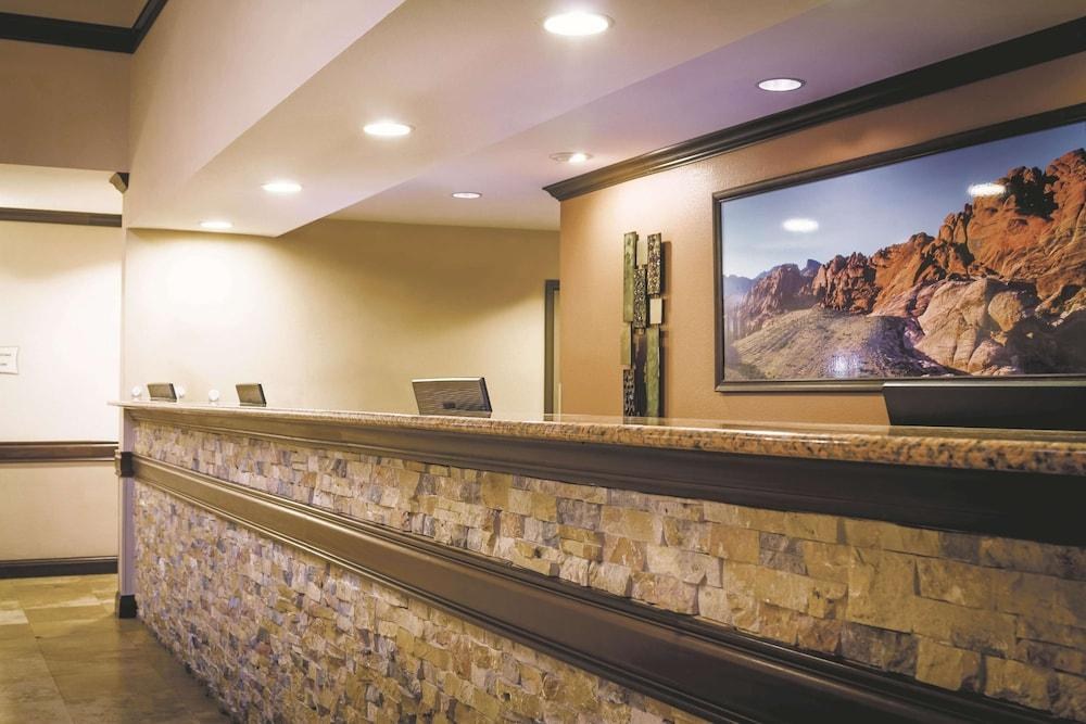 La Quinta Inn & Suites by Wyndham Las Vegas Airport South photo 3