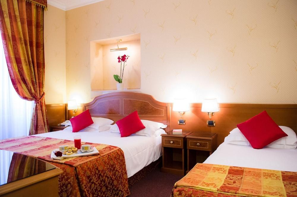 Hotel Amadeus photo 3