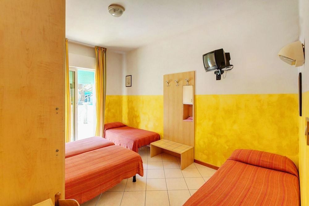 Hotel Canova photo 1