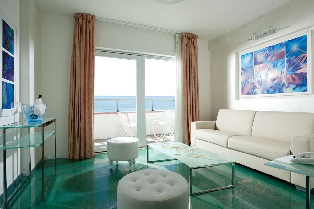 HOTEL ADRIATIC PALACE photo 2
