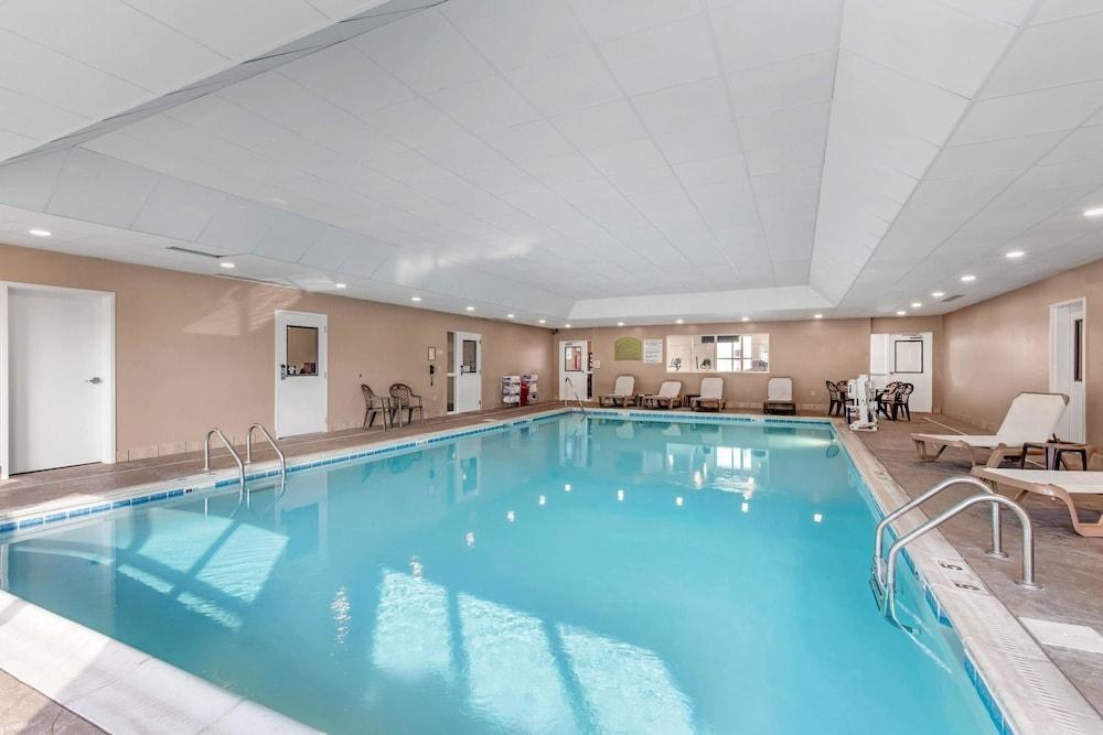 Comfort Suites Nashville near Percy Priest Lake photo 3