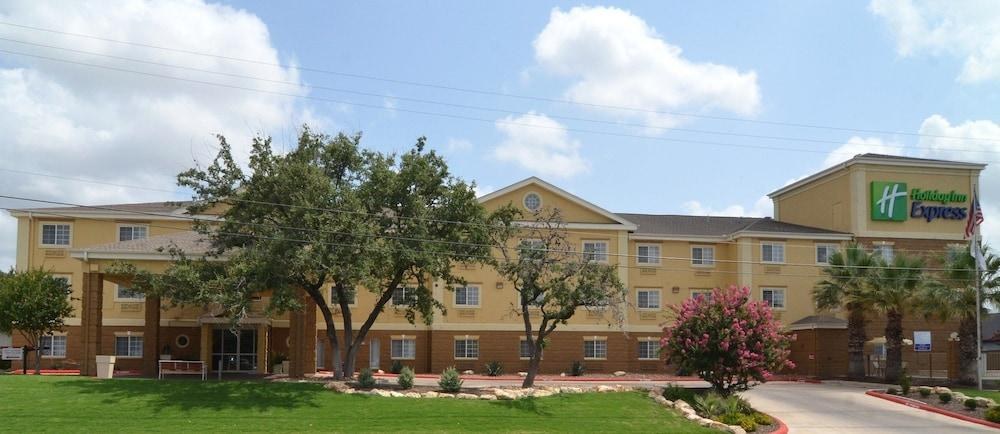 Quality Inn & Suites San Antonio Airport - Red Oak photo 3