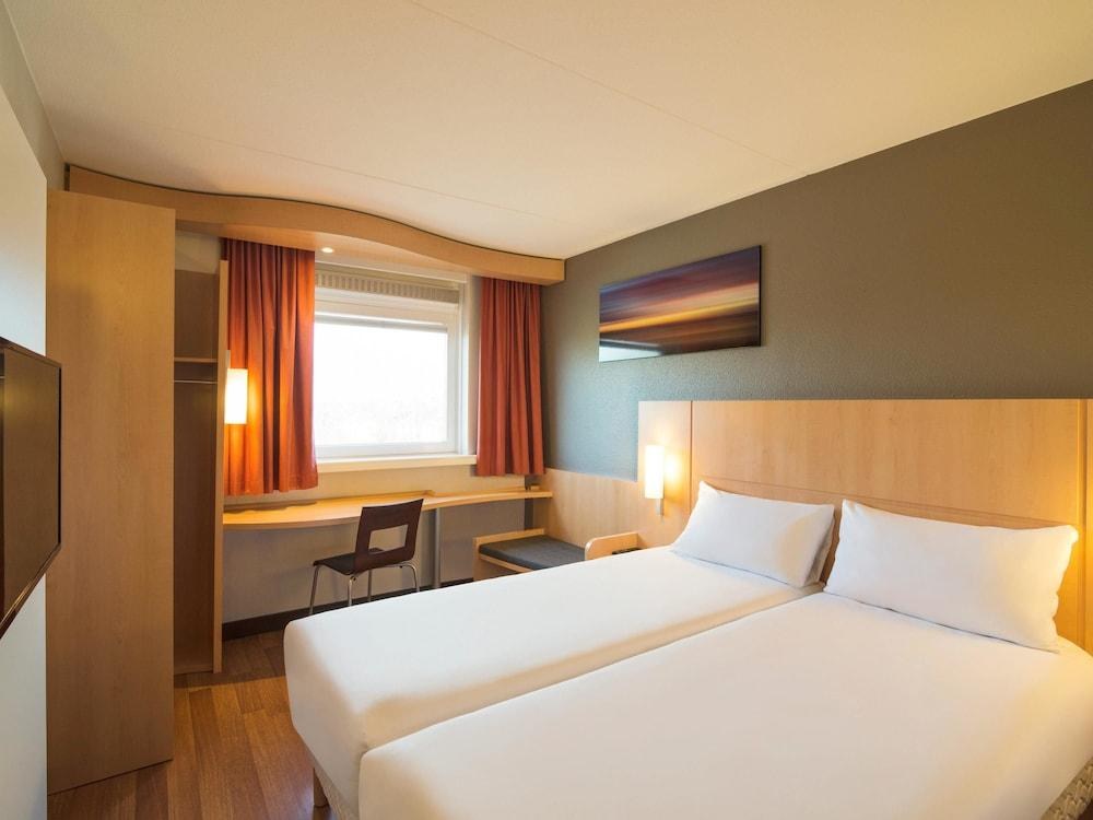 ibis Utrecht photo 1