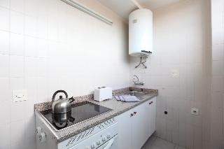 Dynastic Rooms Apartments photo 1